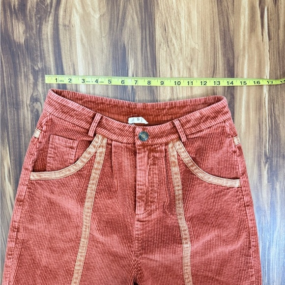 Easel Corduroy Shorts in Rust and Tan - Picture 4 of 5